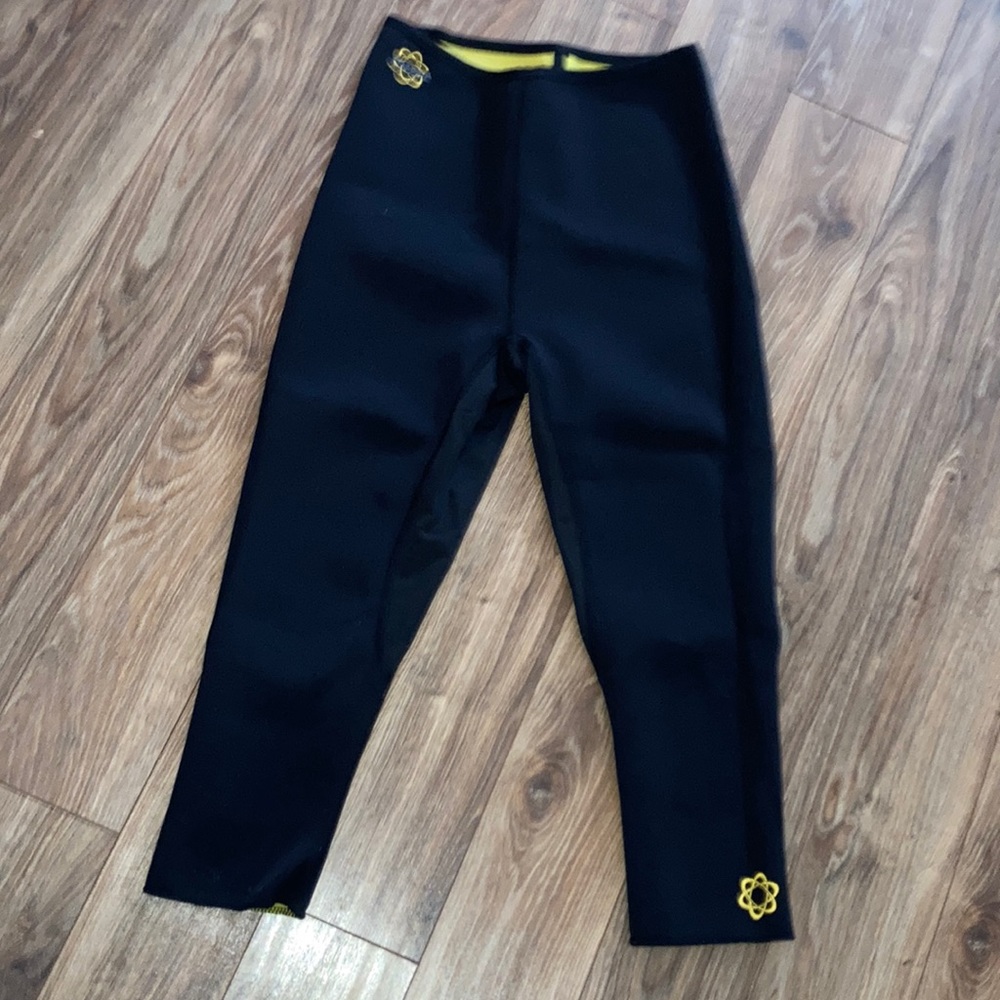 Zaggora Capri length hot pants